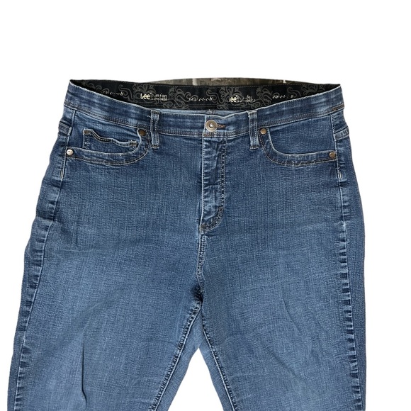 Lee Women’s Comfort Waistband Stretch Jeans Size 16 Medium - Picture 1 of 9